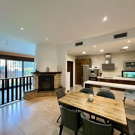 Holiday home Splendid In Pass The Keys *