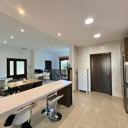 Splendid In Pass The Keys Holiday home Marbella